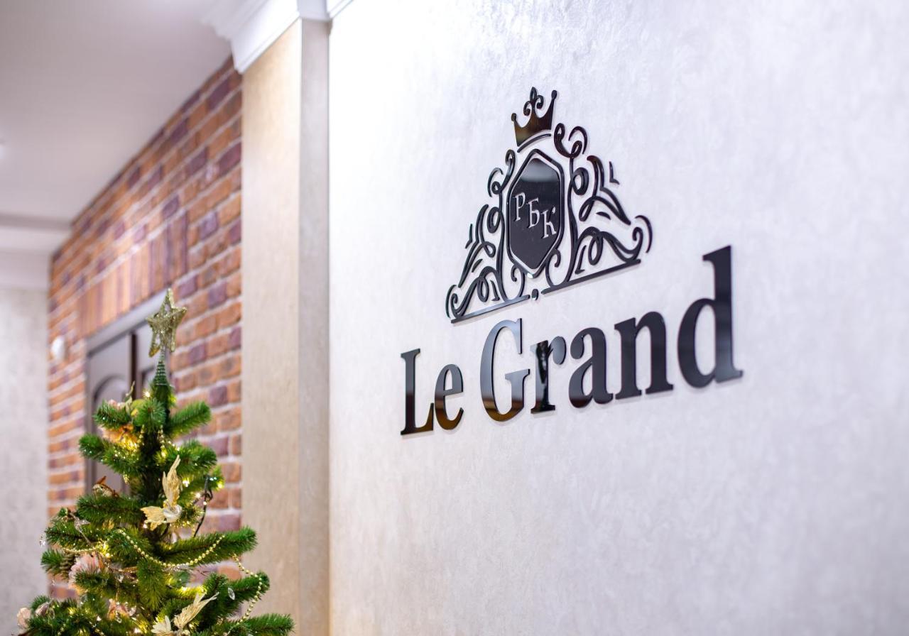 Legrand Hotel Strîi Exterior foto